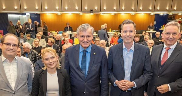 Neujahrsempfang der Kreis-FDP in Ludwigsburg mit Paul Wien, Helena Herzog, Hans-Ulrich Rülke, Christian Dürr und Wolfgang Vogt (von links).