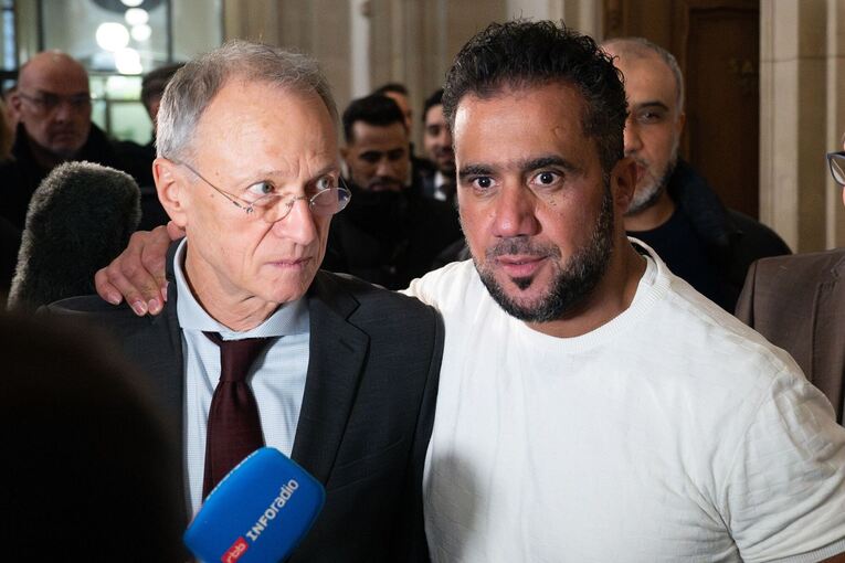 Arafat Abou-Chaker (r) mit dem Anwalt Hansgeorg Birkhoff