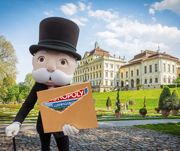 Mr. Monopoly besucht Ludwigsburg. Da darf auch ein Besuch im Blühenden Barock nicht fehlen.