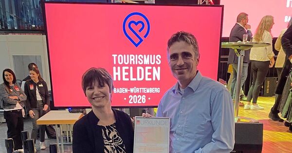 Kr-gele-Hof-aus-Murr-bei-der-CMT-als-Tourismusheld-ausgezeichnet