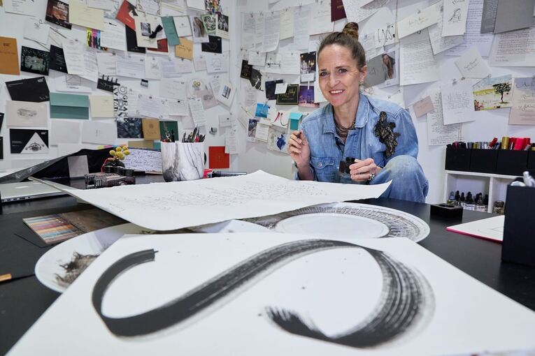 Künstlerin Jeannine Platz - Tag der Handschrift