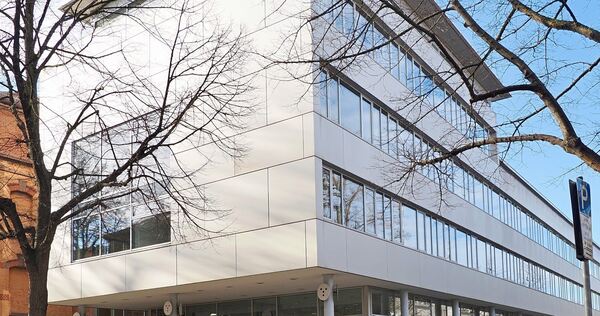 Das Ludwigsburger Finanzamt in der Alt-Württemberg-Allee.