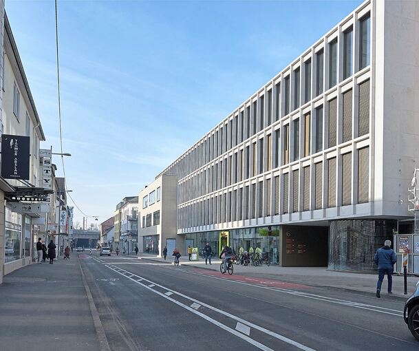 So schön sah die Schillerstraße nur kurze Zeit aus: Seit Anfang des Jahres 2016 finden dort Bauarbeiten statt.