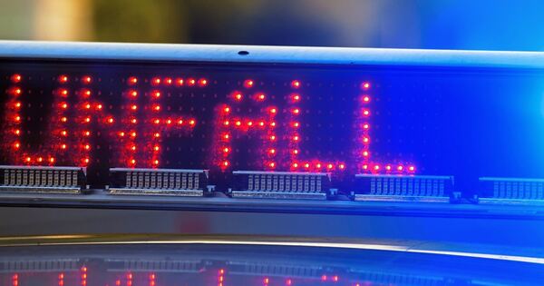 Verkehrsunfall-auf-Landesstra-e-1144-bei-Remseck-Aldingen