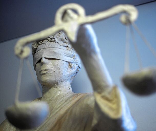 War die Attacke mit einem Schraubenzieher geplant oder geschah der Angriff auf den Nebenbuhler im Affekt? Diese Frage muss das Gericht klären.