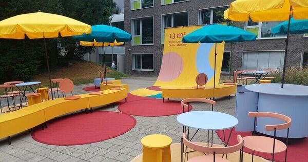 So sieht einer der Gesprächsräume des Landeszentrale für politische Bildung aus.