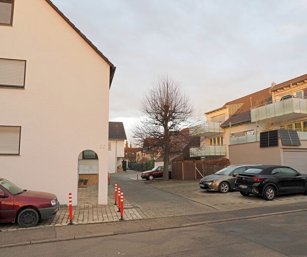 Eine Straße ohne Nutzen kommt im Amtsgericht unter den Hammer.