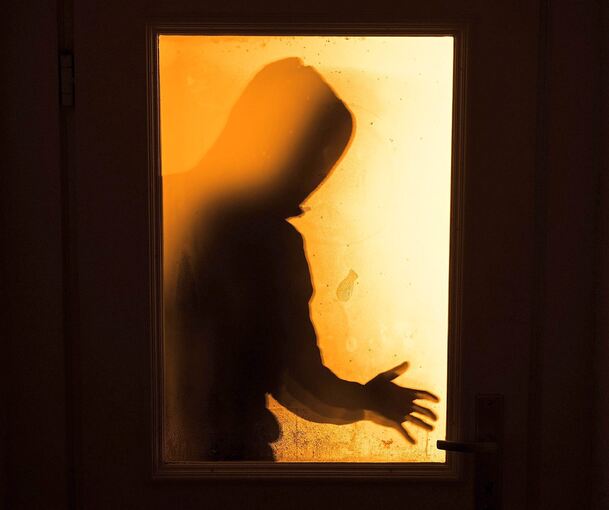 Wie verschaffen sich Einbrecher Zugang zu Häusern? Und wie kann man sich schützen? Das erklärt die Polizei am Freitag auf dem Ludwigsburger Marktplatz.