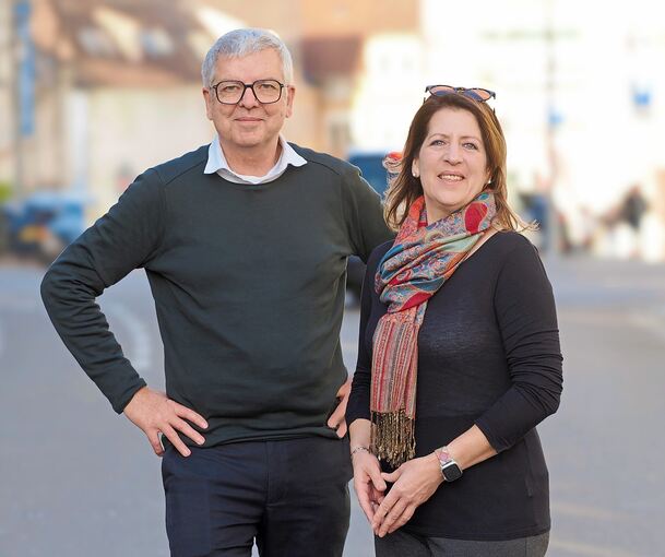 Elternbeirat Walter Pfisterer und Boglarka Takács wollen den Förderverein des Friedrich-Schiller-Gymnasiums verändern.