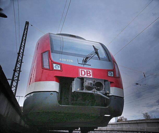 Dunkle Wolken über der S-Bahn: Obwohl Stuttgart 21 weiter auf sich warten lässt, stehen Pendler im Kreis Ludwigsburg 2026 erneut vor massiven Ausfällen.
