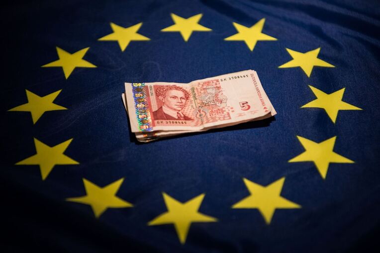 Solarstrom, Euro, Fastenmonat – das bringt der Februar Solarstrom, Euro, Fastenmonat – das bringt der Februar