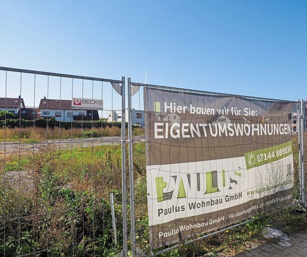 Die Paulus Wohnbau meldete 2023 Insolvenz an. Das Archivfoto stammt von einem Grundstück an der Marbacher Strasse. Hier sollte ein Supermarkt und Wohnungen entstehen.