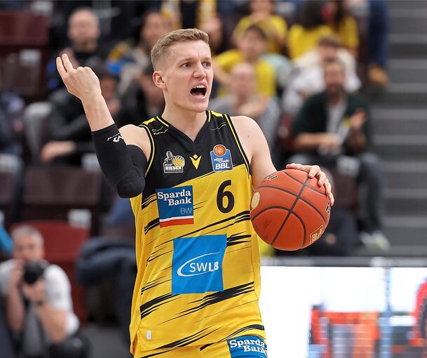 Johannes Patrick steht bei den MHP-Riesen deutlich seltener auf dem Parkett als noch in der vergangenen Saison.