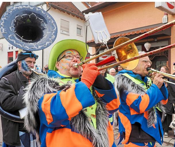 Die Guggenmusik darf bei einem Umzug auf keinen Fall fehlen.