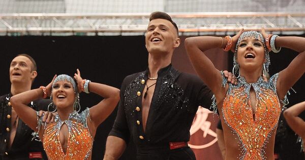 Enges Duell mit Bietigheim: Die Lateinformation des TSC Residenz.