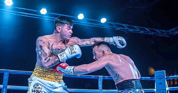 Schlagabtausch um den WBC-Latino-Titel: Leonardo Di Stefano Ruiz (links) und Oscar Diaz.