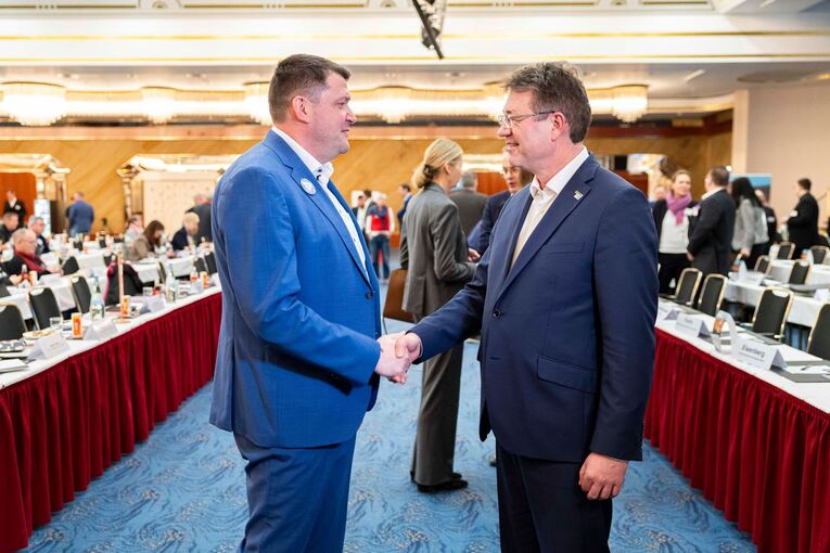 Erste Tarifrunde der Chemie- und Pharmaindustrie