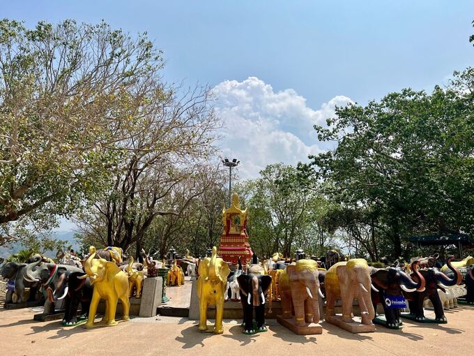 Elefanten-Verehrung in Thailand