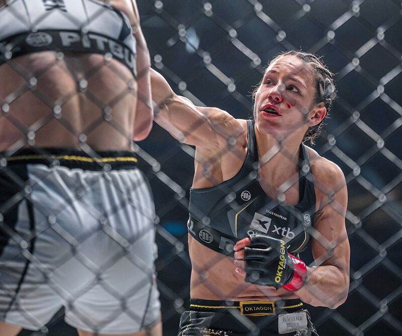 Alina Dalaslan bei MMA-Event in der Schleyerhalle Stuttgart.