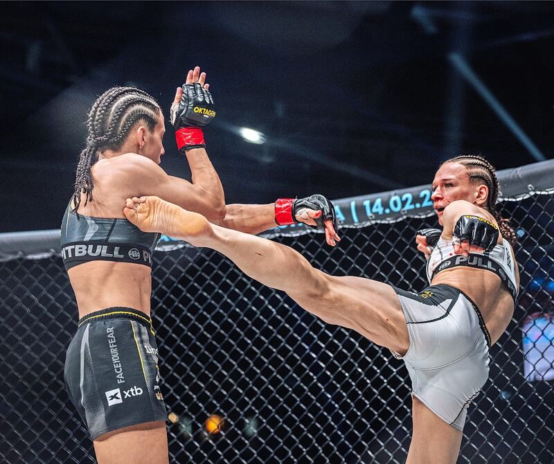 Alina Dalaslan bei MMA-Event in der Schleyerhalle Stuttgart.