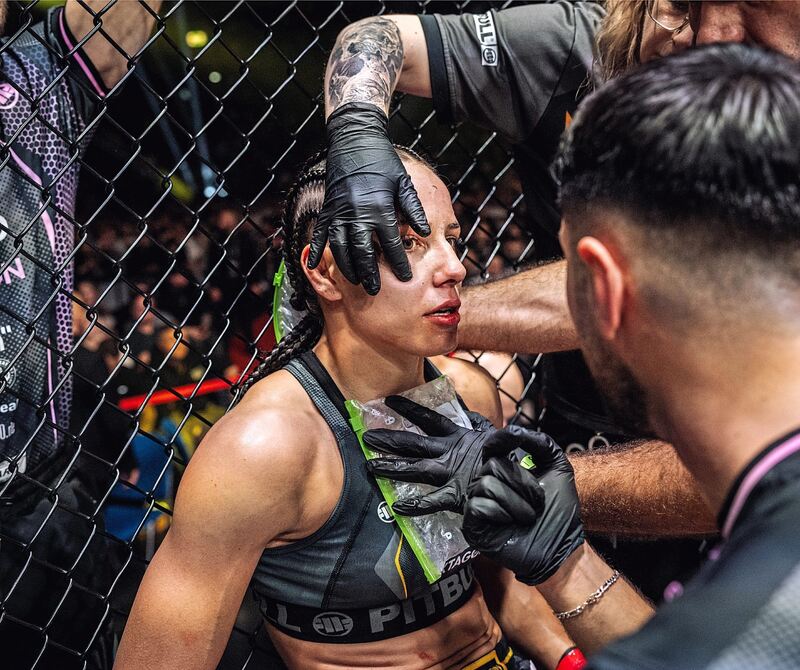 Alina Dalaslan bei MMA-Event in der Schleyerhalle Stuttgart.