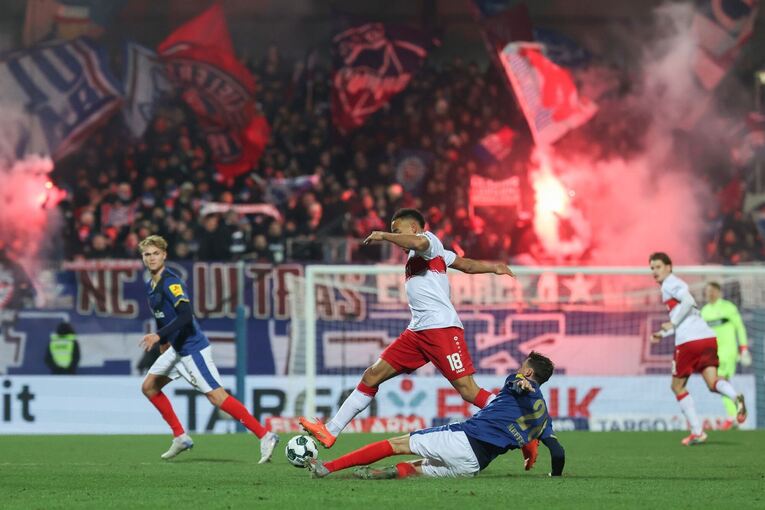 Holstein Kiel - VfB Stuttgart
