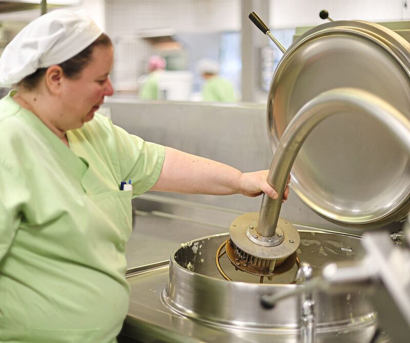 Ein Pürierstab im Großformat.