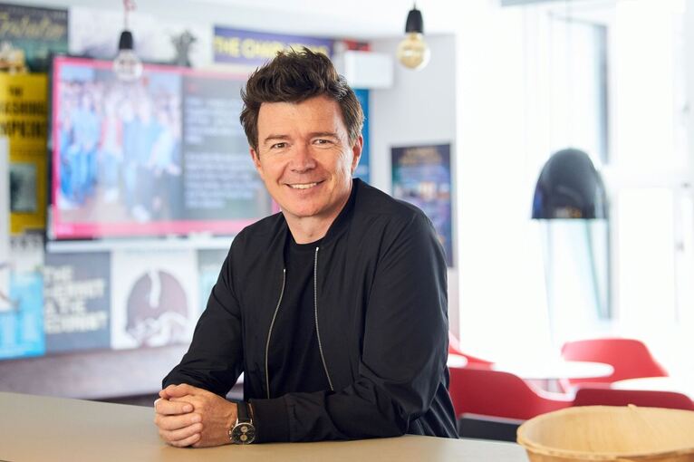 Kultsänger Rick Astley wird 60: «Ich habe eine Rockband»