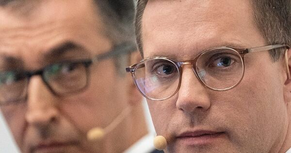 Cem Özdemir (links) und Manuel Hagel kommen nacheinander auf die NewsCouch der Ludwigsburger Kreiszeitung.