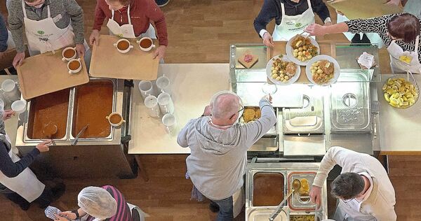 Die 17. Auflage der Vesperkirche ist am Sonntag eröffnet worden.