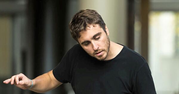 Der spanische Gastdirigent Pablo Rus Broseta nutzte seinen Spielraum für eine differenzierte, gestisch eloquente und präzise Zeichensprache.