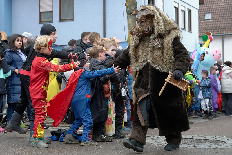 Gute Laune haben die zahlreichen Kostümierten und Hästräger verbreitet.