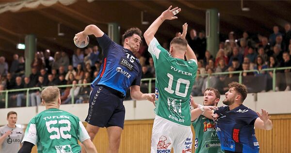 Robin Mack (beim Wurf) trifft gegen Flein sechsmal.