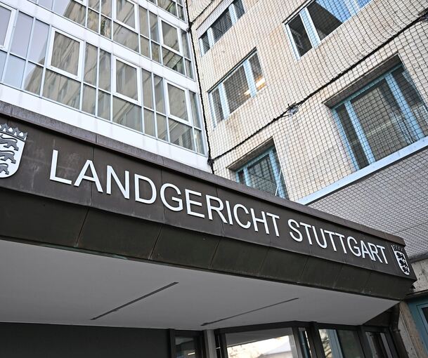Der Prozess wird vor dem Stuttgarter Landgericht geführt.