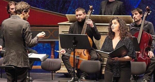 Mit vollkommener Kunstfertigkeit musiziert: Dirigent Raphaël Pichon und sein Ensemble Pygmalion im Forum.