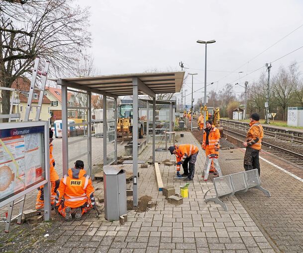 Das Fahrgasthäuschen musste weichen, doch es wird neues Bahnsteigmobiliar geben.
