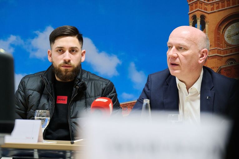 Podiumsgespräch im Roten Rathaus zu Femizide