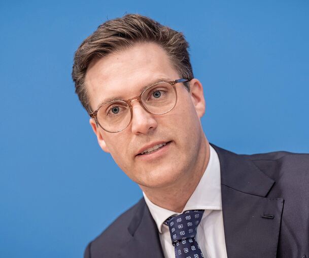 Manuel Hagel kommt auf die NewsCouch der Ludwigsburger Kreiszeitung.