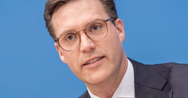 Manuel-Hagel-live-auf-der-NewsCouch-erleben