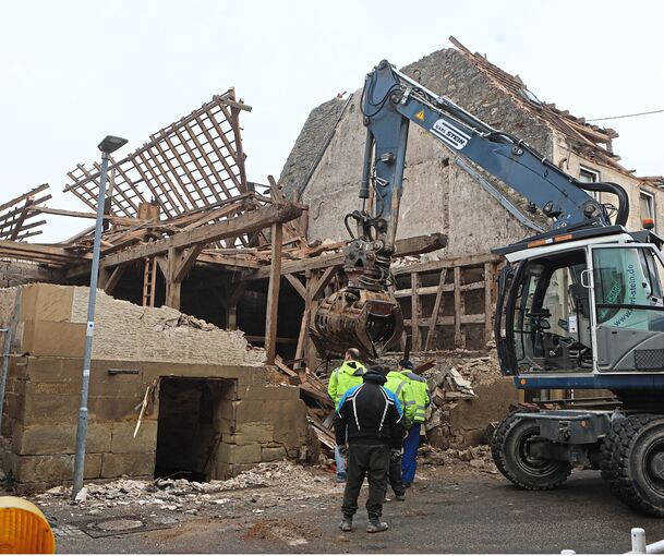 Das Haus in der Ilsfelder Straße 35 in Ottmarsheim beim Abriss vergangene Woche.