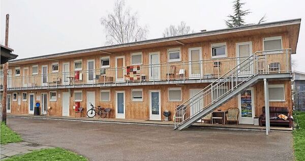 Der geplante Modulbau in der Brennereistraße könnte eine ähnliche Anmutung haben wie die aktuelle Kreis-Unterkunft Patronatstraße ein paar Meter weiter.