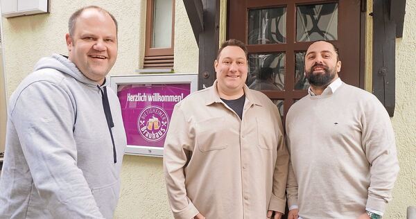Markus Koppe betrieb das Tafelhaus 15 Jahre lang, jetzt übernehmen Michael Schmalzridt und Dennis Stochino (von links).