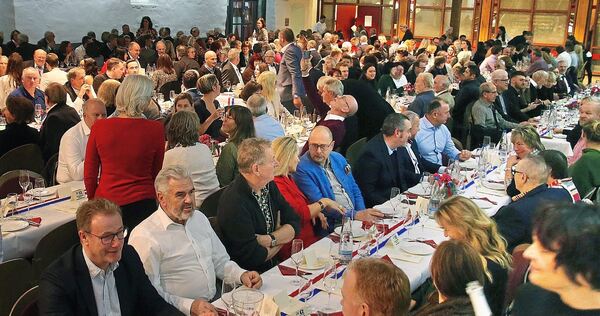 Die Alte Kelter bei der letzten Champagnerprobe: Die Stadthalle ist vielseitig nutzbar.