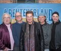 Fiebern hier noch der Stuttgarter Premiere entgegen: Co-Sänger Cherry Gehring, Keyboarder Matthias Ulmer, Frontmann Hartmut Engl Fiebern hier noch der Stuttgarter Premiere entgegen: Co-Sänger Cherry Gehring, Keyboarder Matthias Ulmer, Frontmann Hartmut Engler, Gitarrist Rudi Buttas, und Schlagzeuger Frank Dapper (von links) sind ein großer Teil der Kernbesetzung der Bietigheim