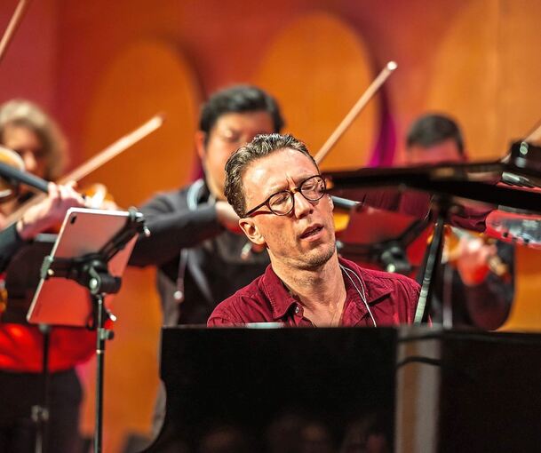 Sound einer Dampfmaschine: Bill Laurance und das SKO beim Konzert im Hospitalhof.