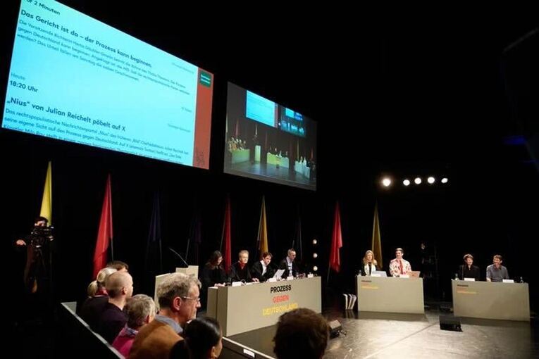 «Prozess gegen Deutschland» im Thalia-Theater Hamburg «Prozess gegen Deutschland» im Thalia-Theater Hamburg