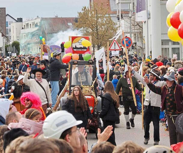 Ausgelassene Stimmung herrscht beim Faschingsumzug der Carnevalsfreunde Murr.