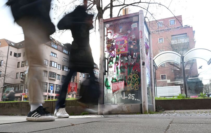 Ausrangierte Telefonzelle