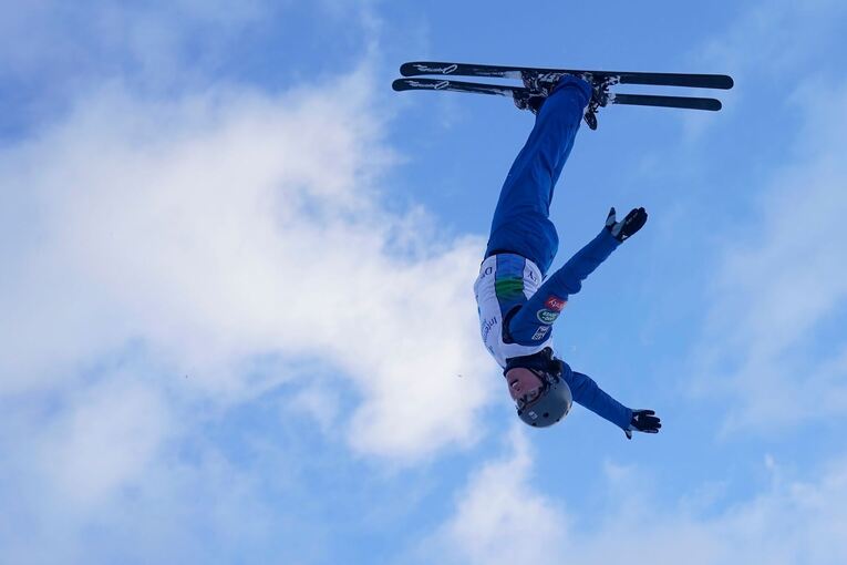 Ski-Akrobatin Emma Weiß