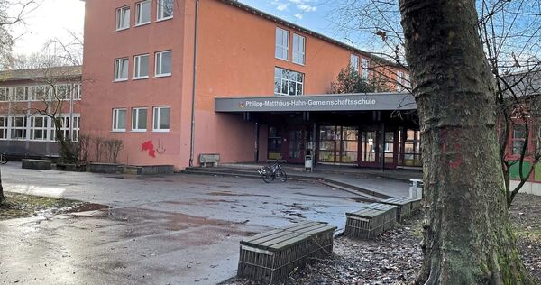Ein Schaden in sechsstelliger Höhe entstand bei einem Brandanschlag auf die Gemeinschaftsschule. Die Stadt will jetzt mit Videoüberwachung reagieren.